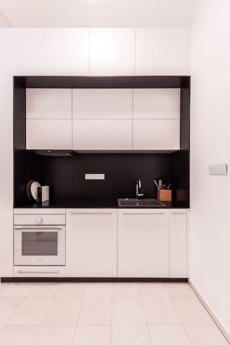 Eszter's Lovely Downtown Apartment Budapest